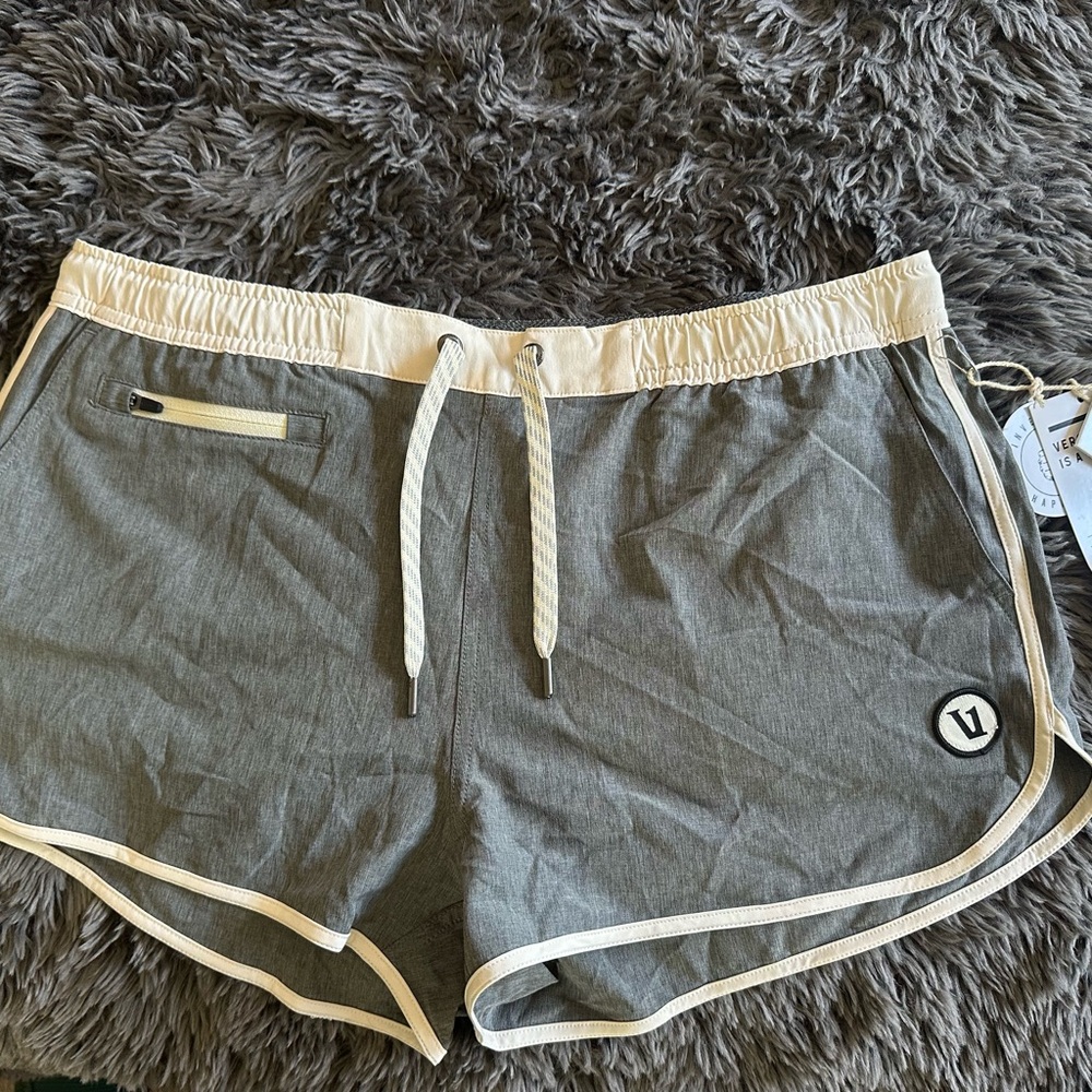 Vuori Gray and Cream Athletic Shorts with Drawstring Waistband